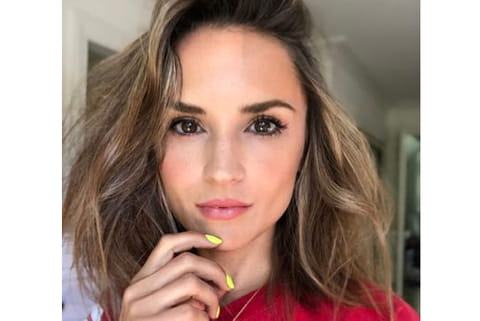 Rachael Leigh Cook to play lead in Netflix film ‘A Tourist’s Guide to Love'