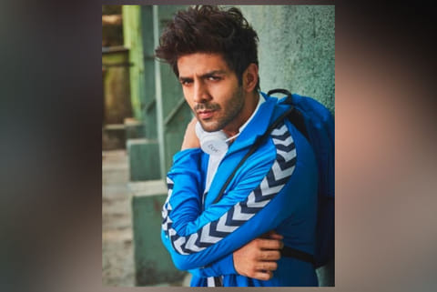 'Dostana 2' row: Netizens back Kartik Aaryan, raise nepotism issue