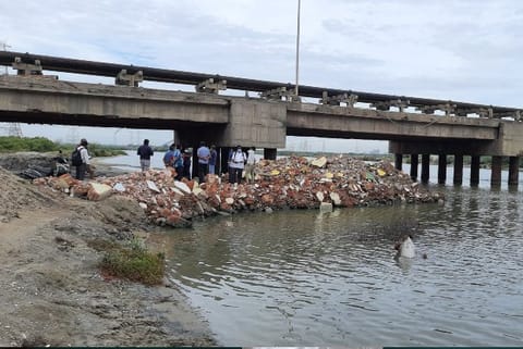 Dangerous levels of arsenic, cadmium, copper, chromium in the dredged sea sand dumped by TANGEDCO on Kosasthalai river: Activists