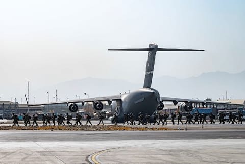 U.S., Germany advise against travel to Kabul airport amid evacuation chaos