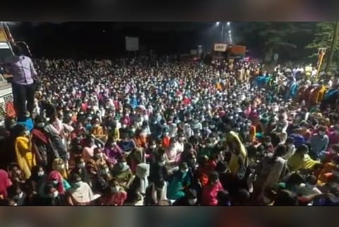 File photo of over 1,000 women employees protest on Chennai-Bengaluru Highway