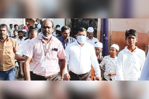 DRO Ramamurthy investigating the series of tremors with professor GP Ganapathy.