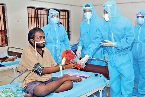136 hotel staff test +ve, Health Secretary says no need to panic