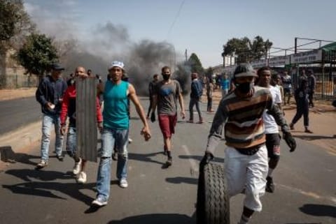 S.African Prez calls for calm amid violence following Zuma's incarceration