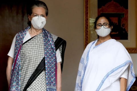 Congress Leader Sonia Gandhi and West Bengal CM Mamata Banerjee (Photo: ANI)