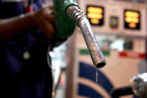 OMCs again resort to alternate day fuel price revision