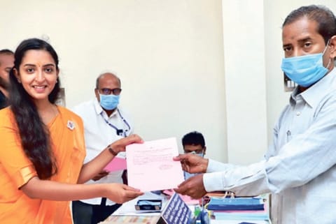 Padma Priya filing her papers