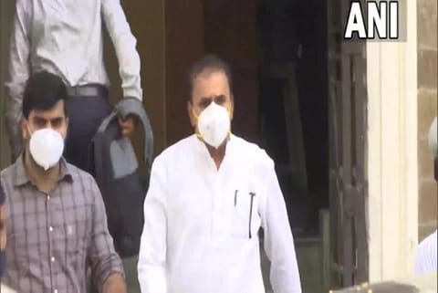 Anil Deshmukh being taken for medical examination from ED office Source: ANI