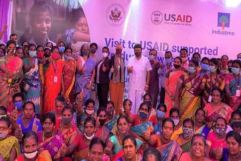 FM PTR, US Consul General Judith Ravin with women micro-entrepreneurs in Madurai (Image credit: Twitter)