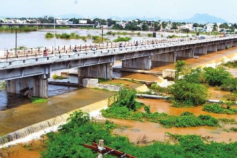 Heavy flow in Palar river due to rains in Andhra Pradesh
