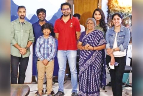 Balaji (in red T-shirt) with the team.