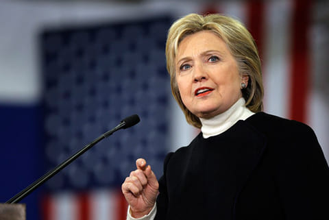 Clinton ridicules Trump for campaigning from his jet