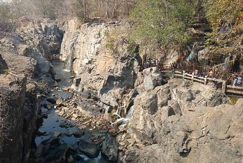 A bathing area that has gone dry at Hogenakkal falls in Dharmapuri district (Photo: P Perumal)