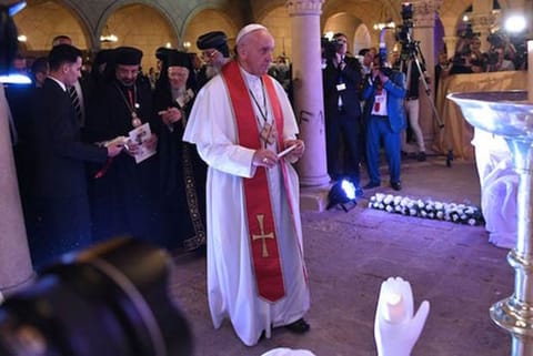 Pope and Egypt's Coptic patriarch pray at IS-bombed church