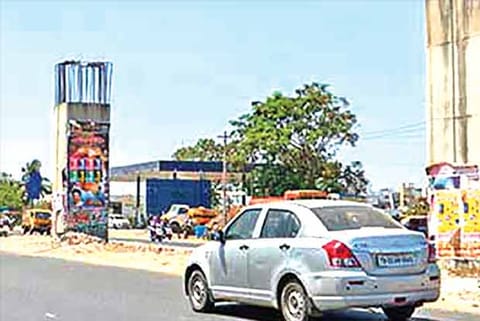 The incomplete pillars on the Maduravoyal road
