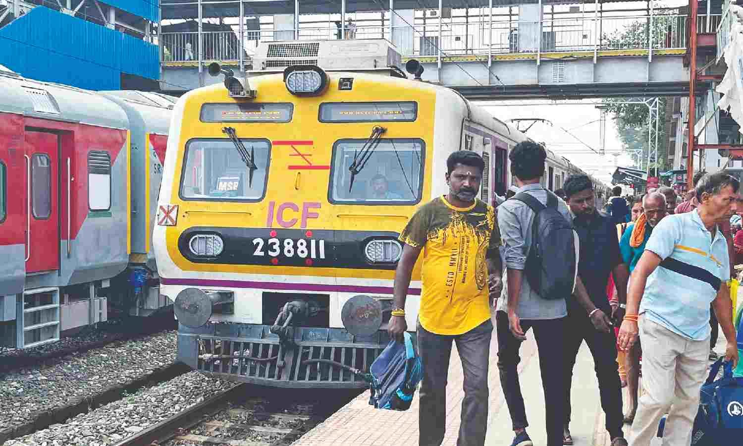 Resume MRTS train services from Tiruvallur to Velachery, Tambaram ...
