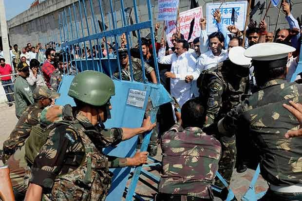 Pakistan JIT visit to Pathankot sparks protests