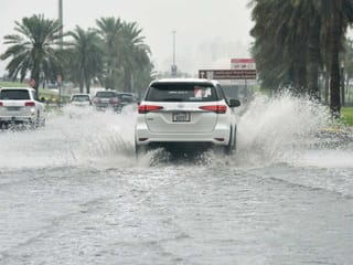 Dubai Police urge motorists to take precautions amid unstable weather