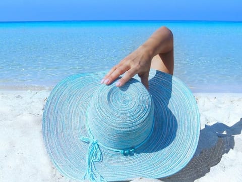 Keep cool on your summer travels, with gadgets like portable AC's, neckbands and more. 