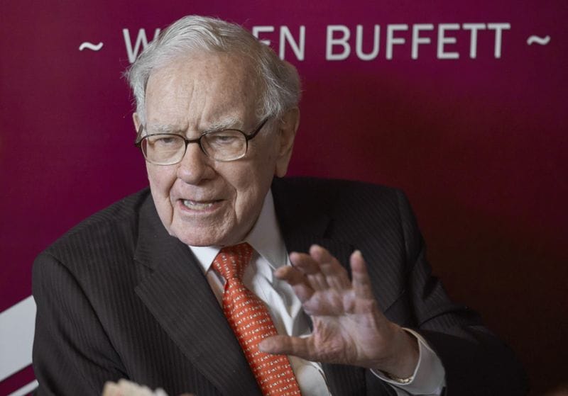 BUS WARREN BUFFETT-1582559934406