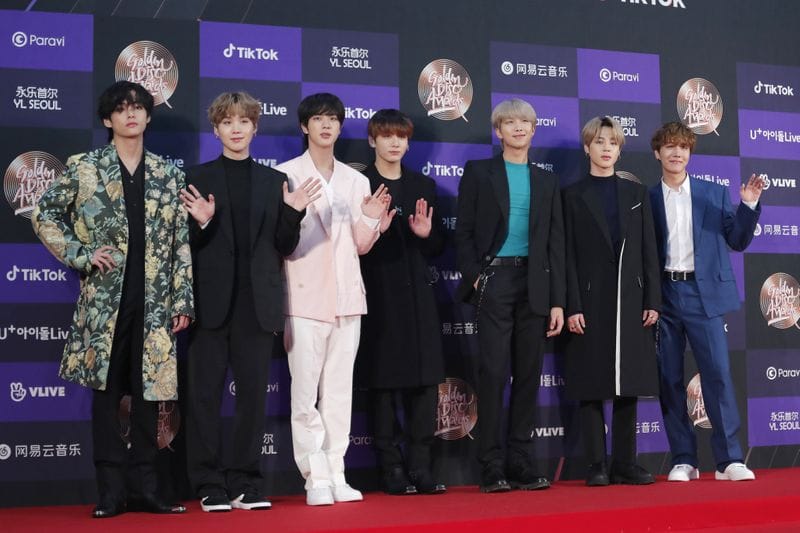 TAB 200229 HOT BTS-1582874896077