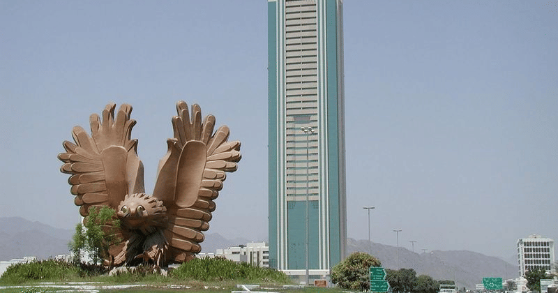 Fujairah Creative City intensiviert Investitionsanstrengungen, um das Emirat als globales Innovationszentrum zu etablieren. Fujairah Creative City intensiviert Investitionsanstrengungen, um das Emirat als globales Innovationszentrum zu etablieren.