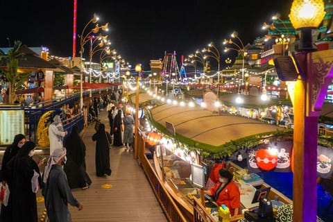 Dubai Shopping Festival (DSF) is back for another season of retail promotions, family entertainment, open concerts, fireworks, drone shows, live performances, raffle draws, prizes and other surprises. | Above: Families at Floating Market in Global Village in Dubai.