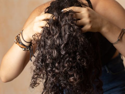 Here's how you can look after thinning or dull hair. 