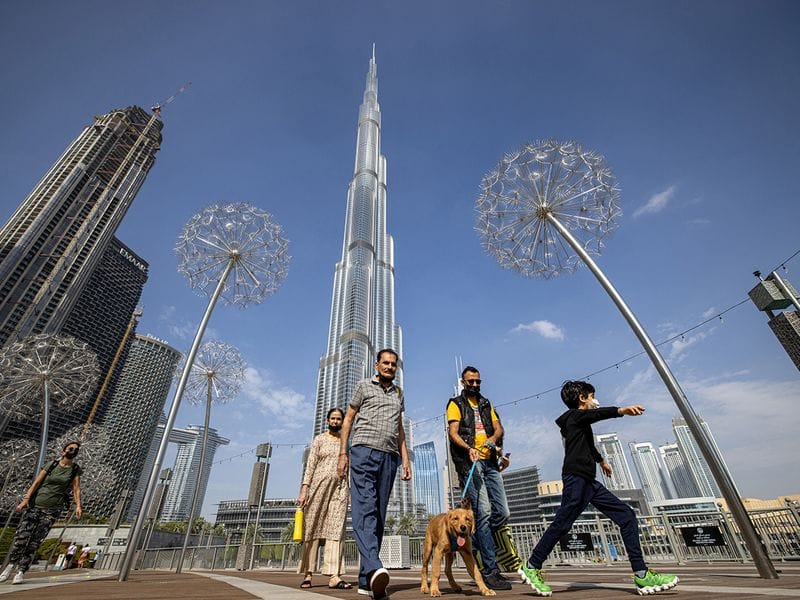 STOCK DUBAI TOURISTS 