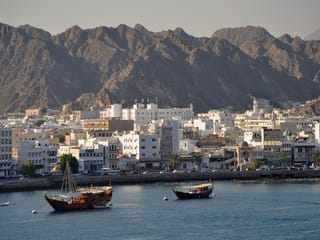 Oman tightens entry rules for expatriate workers, warns of crackdown on forged qualifications
