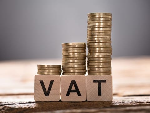 Overseas service providers need a rethink when it comes to assigning VAT on B2B supplies into the UAE. 