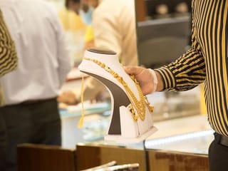 Dubai gold rates drop by nearly Dh15, 24K back below Dh500 ahead of weekend
