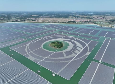 The Dezhou Dingzhuang floating solar farm in China.