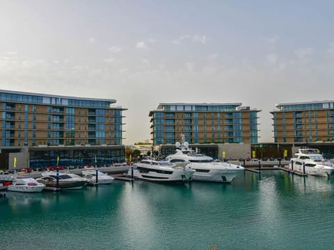The Jumeira Bay continues to lead the way when it comes to waterfront living in Dubai. 