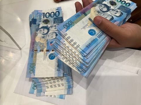 It's been a good few  on days OFWs when remitting family support back home as the Philippine peso has lost value against the US dollar to a 29-month low on Friday.
