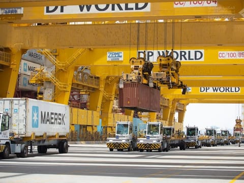 ENOC, DP World, PCFC to explore  energy, logistics, infrastructure
