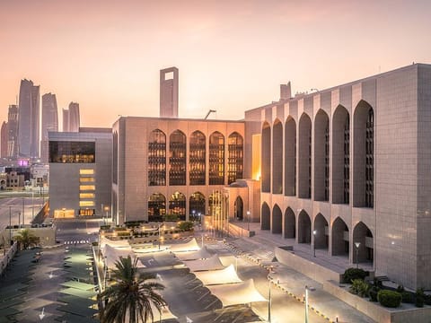 UAE central bank scraps minimum salary requirement for loans
