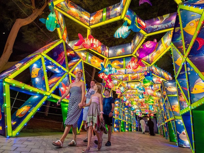 WEB-191102-DUBAI-GLOW-GARDEN-ARCHWAY-FISH