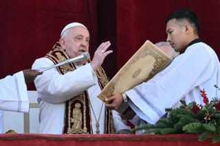 Pope calls for ‘arms to be silenced’ in Christmas appeal