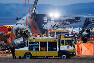 Shock, grief at South Korea Jeju Air crash site