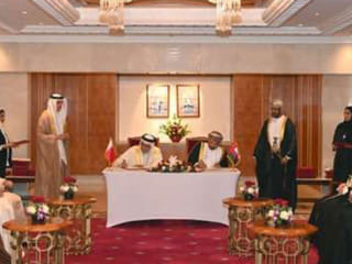 Oman, Bahrain sign 25 deals to strengthen bilateral ties