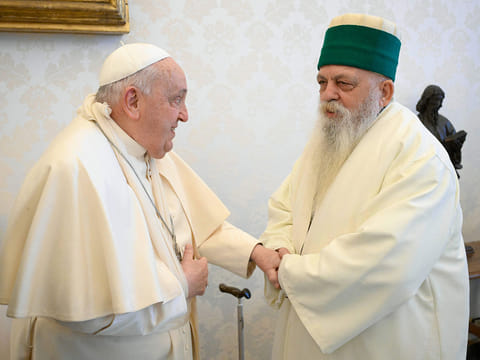 Pope Francis, with his right arm bandaged and immobilised due to a fall this morning, receiving Haji Dede Edmond Brahimaj, Leader of the Bektashi Community of Tirana at the Vatican on January 16..  