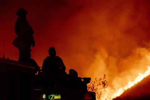 Sepulveda Fire started early Thursday near art museum

