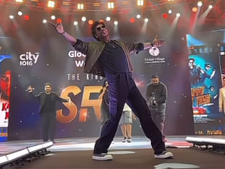 Video: Shah Rukh Khan charms thousands at Dubai’s Global Village with iconic pose
