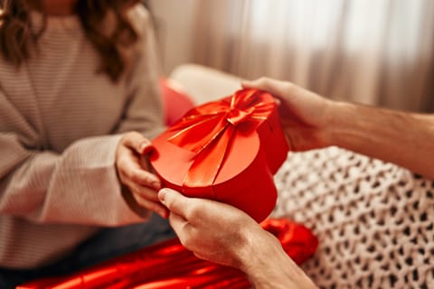So, why not give the gift of early romance and kick off the season of love in style with these 7 perfect Valentine’s Day gifts?