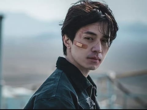 Lee Dong-wook in A Shop For Killers
