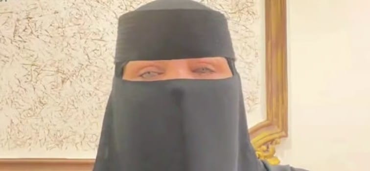 Nouf Al Rashidi said that after the return of her sight, she fulfilled her dream of seeing three of her sons’ weddings in one day, and driving her car from the holy city of Medina in western Saudi Arabia to the capital Riyadh with her daughters.