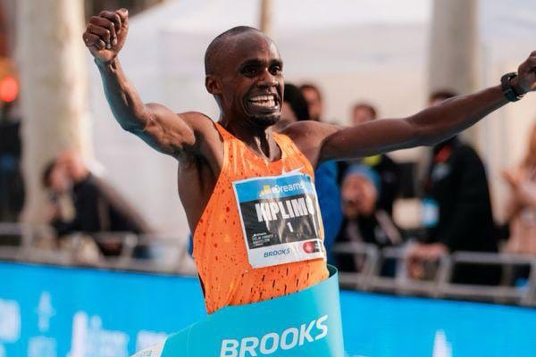 Jacob Kiplimo also set a world best of 39:47 for 15km en route to the half marathon record.