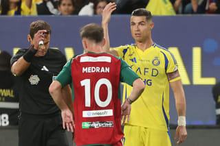 Ronaldo reaches 957 thanks to a deflection but Al Nassr lose their perfect run