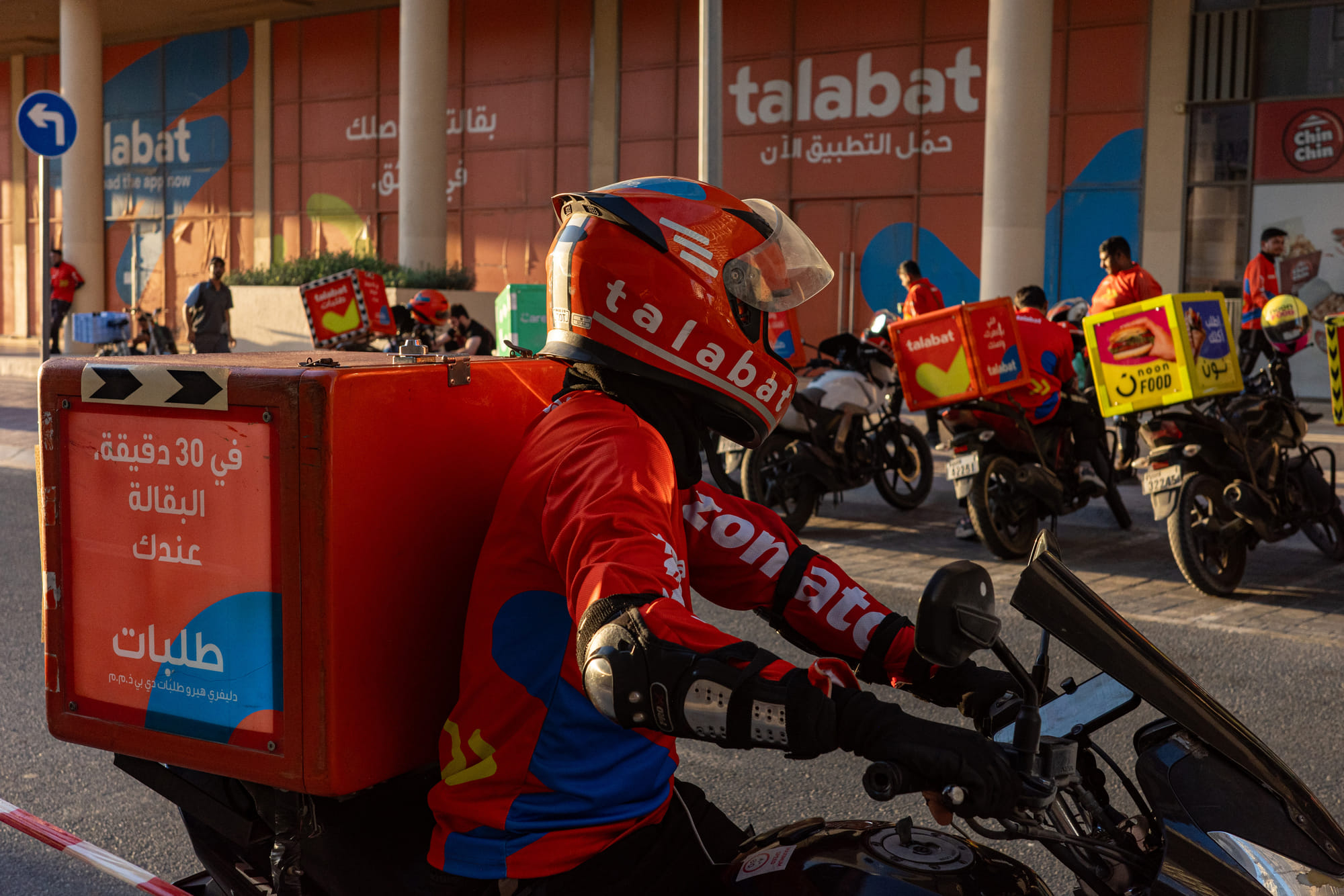 Food orders slowing across UAE as delivery apps issue safety alerts.